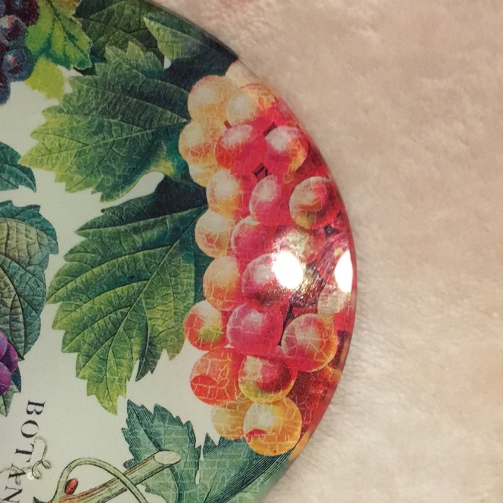 Botanical Grapes Floral Glass Oval Soap Trinket Dish NWT no box 5” X 6.25” - Picture 4 of 12